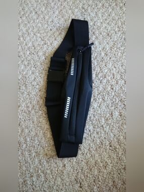 SaKaguro Black Reflective Slim Waist Pack